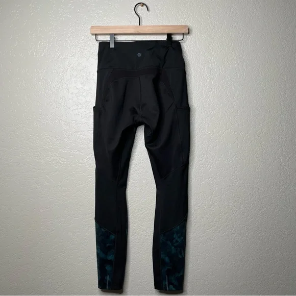 Athleta Frost High Traverse Tight Floral Leggings Black & Blue - Picture 7 of 11
